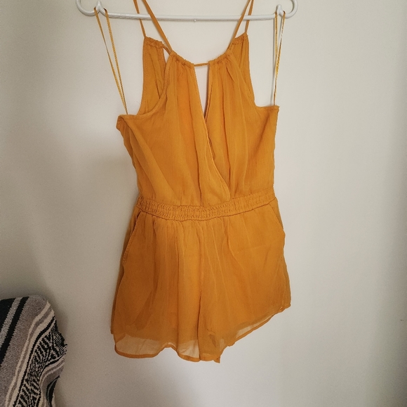 Abercrombie & Fitch Pants - Abercrombie romper, size small, harvest yellow colour, with pockets!